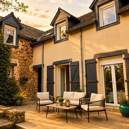Gæstehus Maison Entiere - 8 Personnes - Jardin - Parking Prive -proche Laval Loiron-Ruille