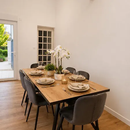 Gæstehus Maison Entiere - 8 Personnes - Jardin - Parking Prive -proche Laval Loiron-Ruille