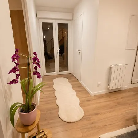 Maison Entiere - 8 Personnes - Jardin - Parking Prive -proche Laval Gæstehus