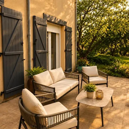 Maison Entiere - 8 Personnes - Jardin - Parking Prive -proche Laval 3*