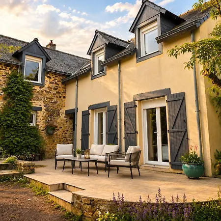 Maison Entiere - 8 Personnes - Jardin - Parking Prive -proche Laval
